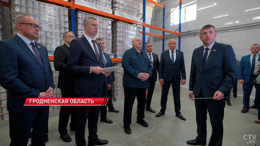 Лукашенко на «Беллакте» ознакомился с производством детского питания-2