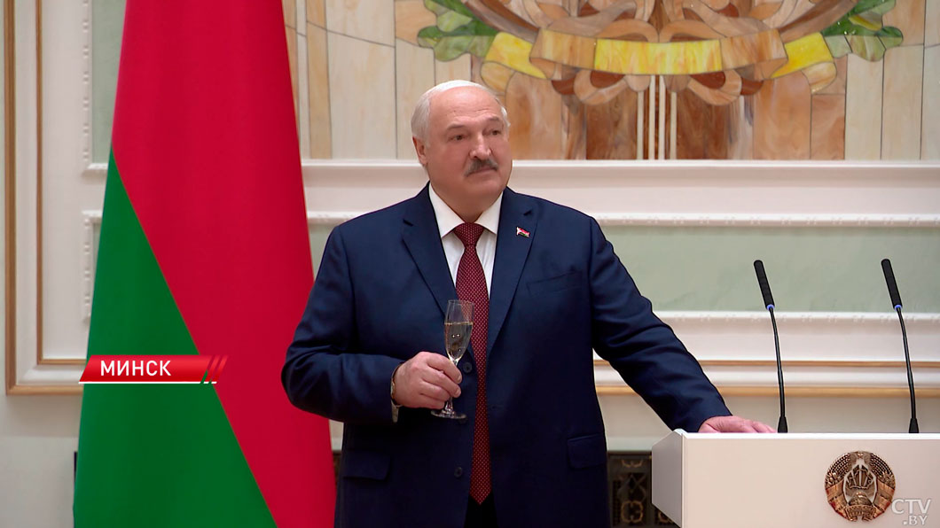 Лукашенко дал напутствие выдающимся выпускникам: жизнь – это штука тяжёлая-2