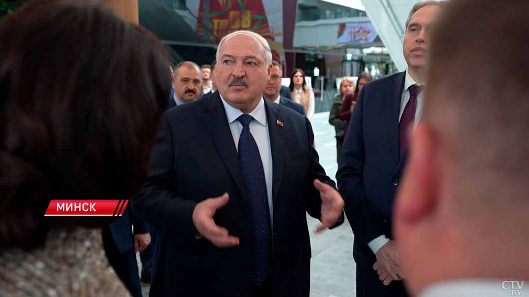 Лукашенко дал поручения по работе ММВЦ: каждый метр должен о чем-то говорить-8
