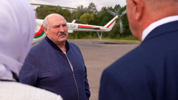 «К 1 октября всё должно быть посеяно!» Лукашенко в Жировичах дал поручения Караеву