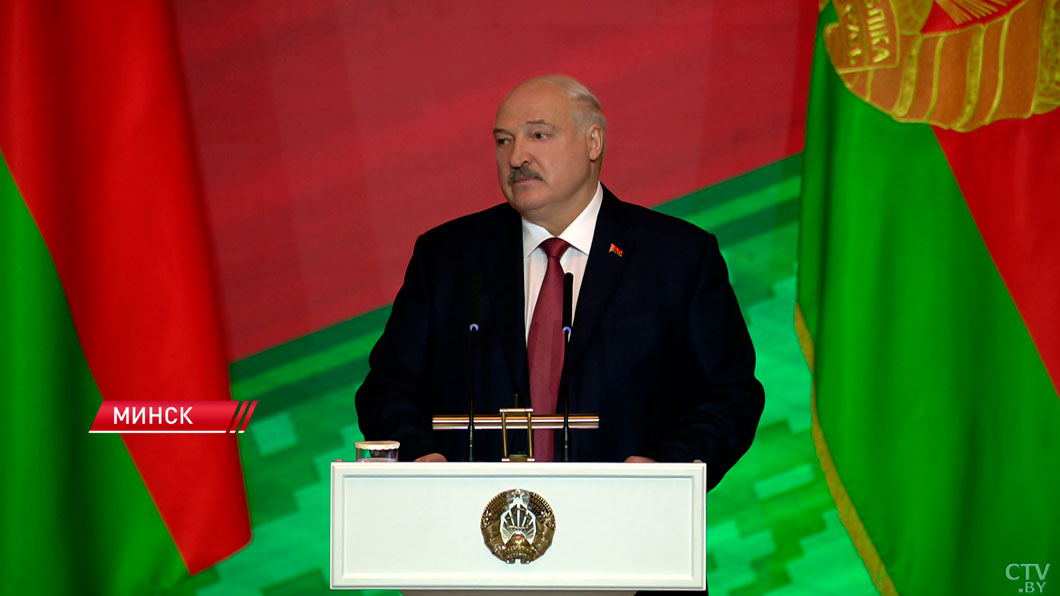 Лукашенко выступил с обращением к белорусам во Дворце Республики-18