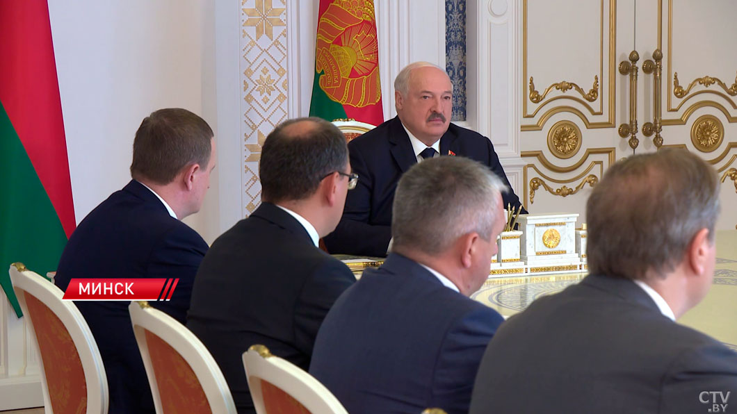 Лукашенко задал неудобные вопросы ответственным за нефтедобычу: руководителя я уже предупреждал!-12 Лукашенко задал неудобные вопросы ответственным за нефтедобычу: руководителя я уже предупреждал!-12