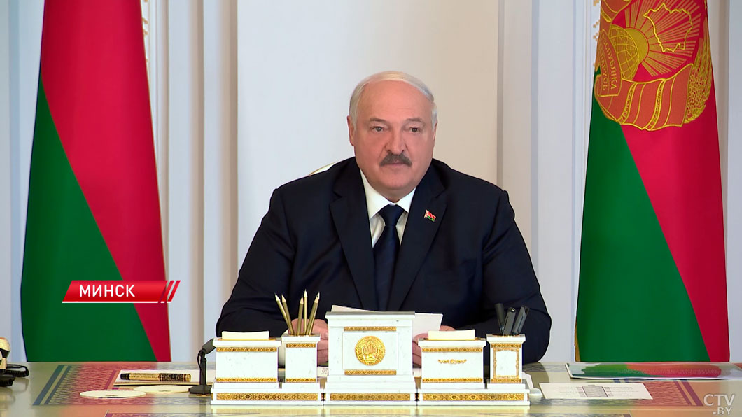 Лукашенко задал неудобные вопросы ответственным за нефтедобычу: руководителя я уже предупреждал!-16 Лукашенко задал неудобные вопросы ответственным за нефтедобычу: руководителя я уже предупреждал!-16