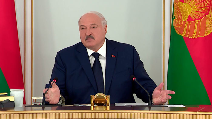 Лукашенко поручил милиции проверить готовность комбайнов: надо тактично к этому вопросу подойти