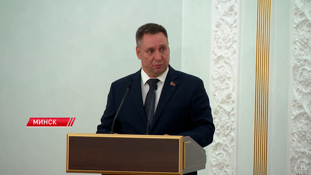 Лукашенко поручил милиции проверить готовность комбайнов: надо тактично к этому вопросу подойти-8