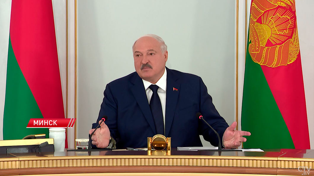 Лукашенко поручил милиции проверить готовность комбайнов: надо тактично к этому вопросу подойти-10