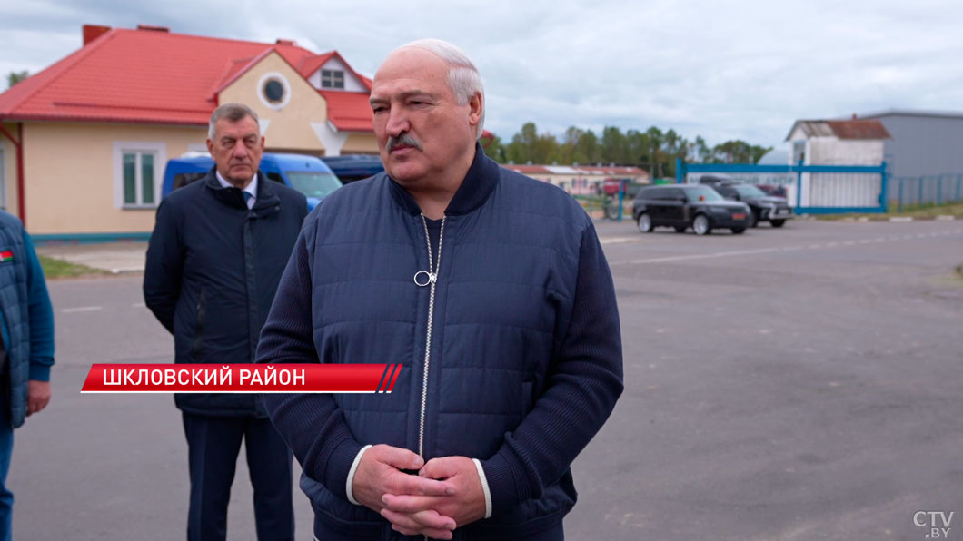 Лукашенко в Шкловском районе: нутром чую, что дисциплины в хозяйстве нет!-4 Лукашенко в Шкловском районе: нутром чую, что дисциплины в хозяйстве нет!-4