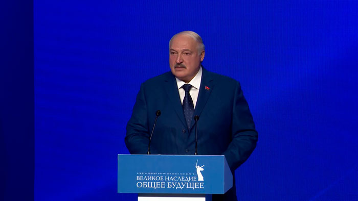 Лукашенко: мы наследники великого поколения героев-победителей – и нам стыдиться нечего
