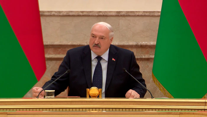 Лукашенко предупредил дипломатов: чтобы эффективность была от наших этих посиделок!