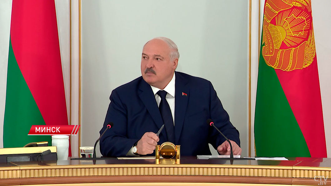 Лукашенко: надо очень аккуратно подходить к проверкам, ибо загоним руководителей под плинтус-4