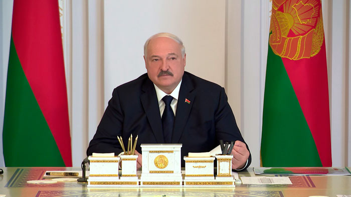 Лукашенко: Академия наук, НПЦ и «Белоруснефть» должны работать в одной увязке – делиться тут нечего