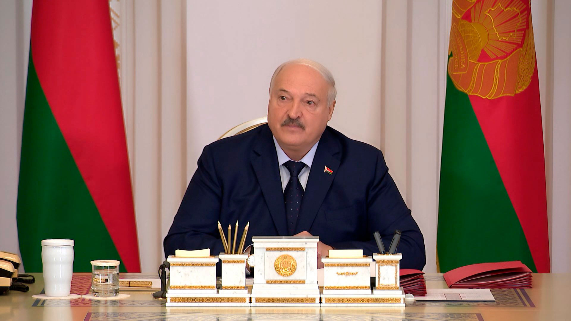 «Заставляйте людей делать своё дело». Лукашенко о наведении порядка на земле
