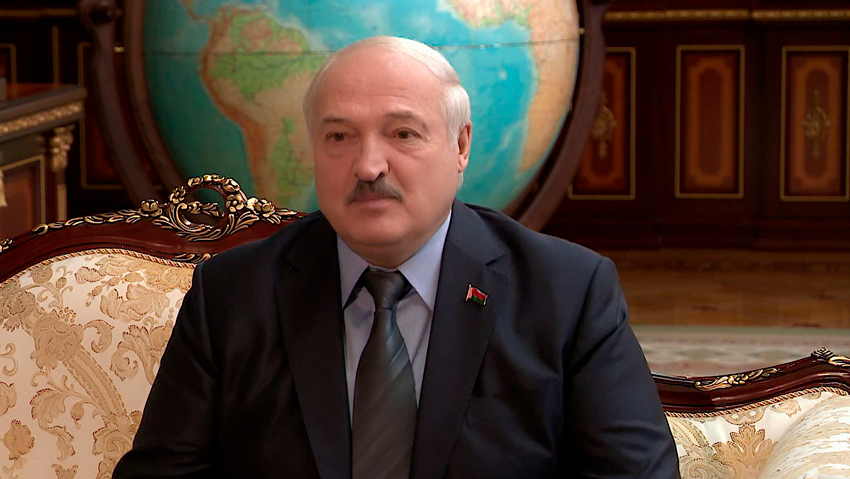 Лукашенко заявил, что Беларусь предупредила США о наличии ЯО в республике