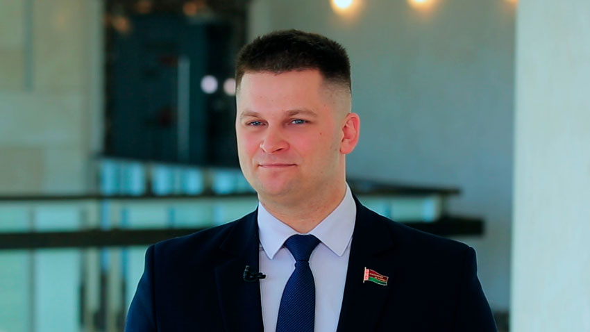 Как Основной закон страны определяет будущее Беларуси – ответил Александр Лукьянов