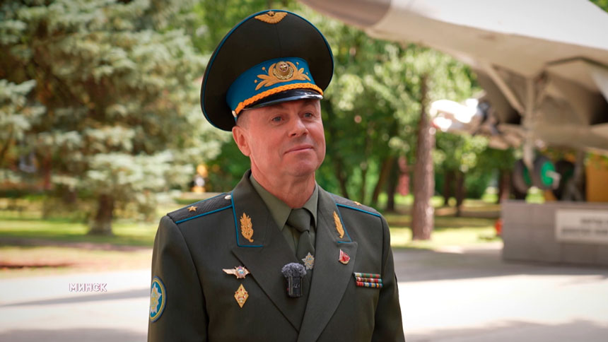Андрей Лукьянович поздравил коллег с Днем военно-воздушных сил