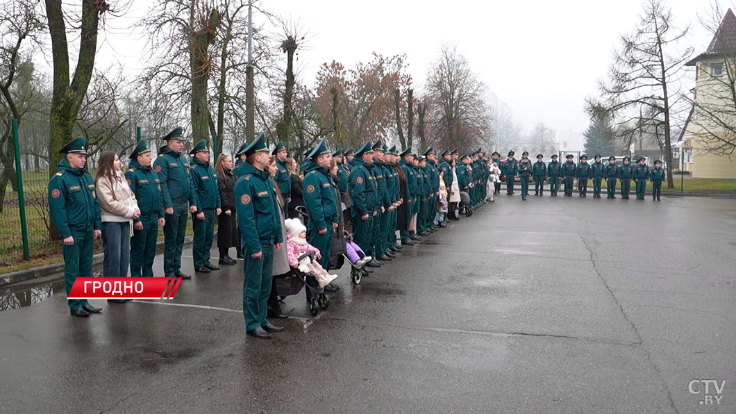 Спасателям Гродненской области вручили ключи от арендных квартир и спецтехники-4