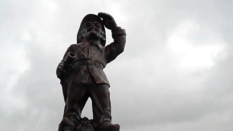 В Витебске открыли мини-скульптуру каланчового пожарного