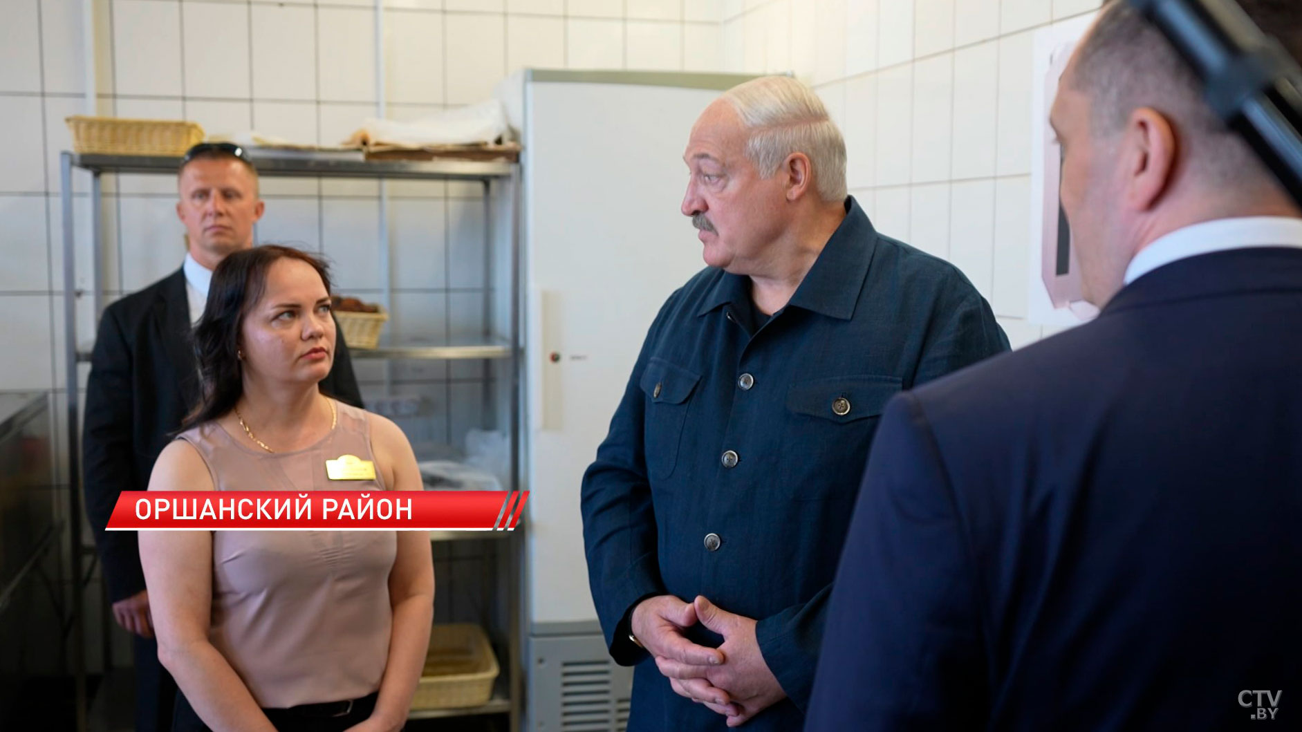 Лукашенко подарили дубовую икону с ликом Александра Невского-10