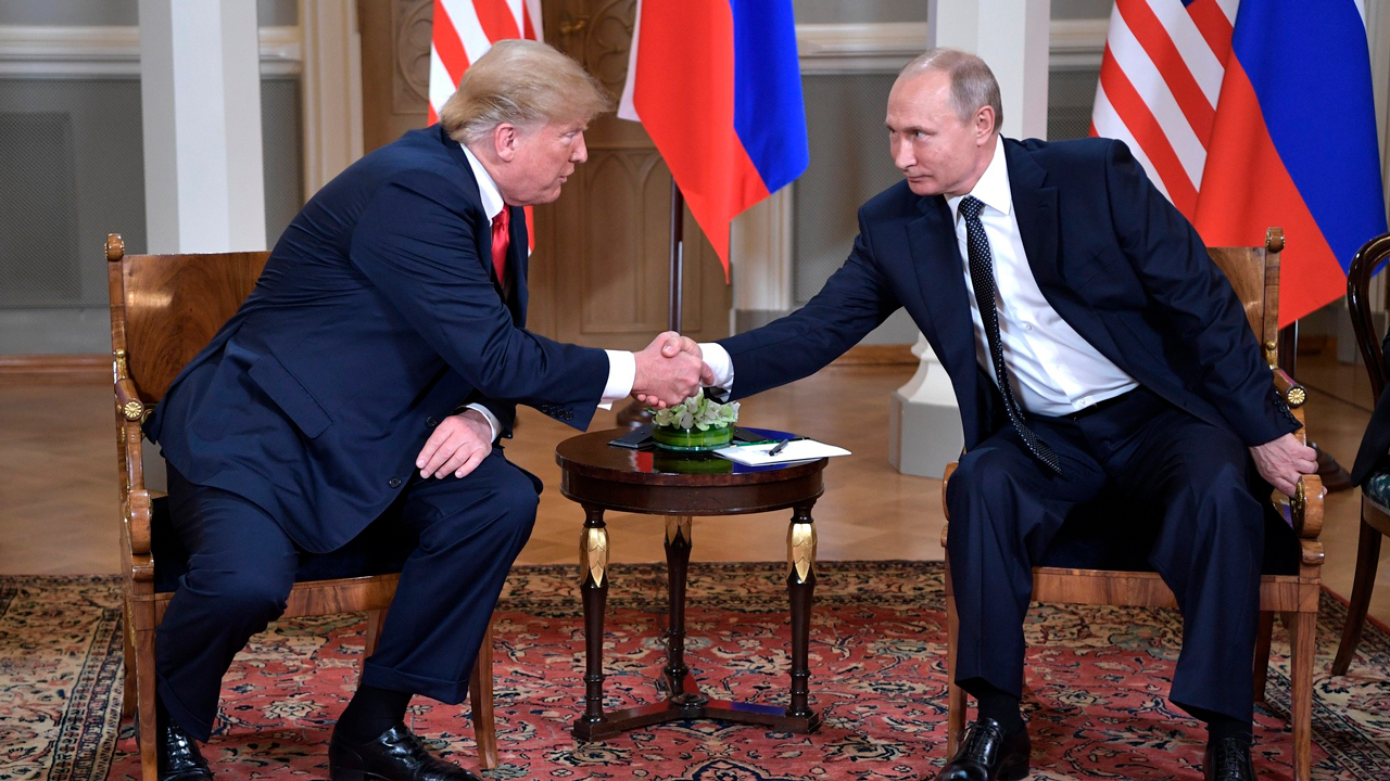 Ушаков рассказал, что встреча Путина и Трампа готовилась в интенсивном режиме-0
