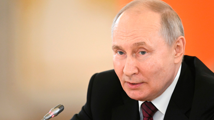Путин рассказал, что его внуки могут приехать к нему в Кремль-0