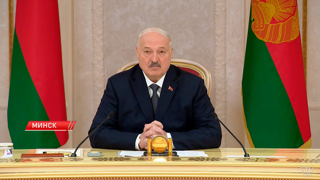 Лукашенко: Мурманск покрыл себя неувядаемой славой-12