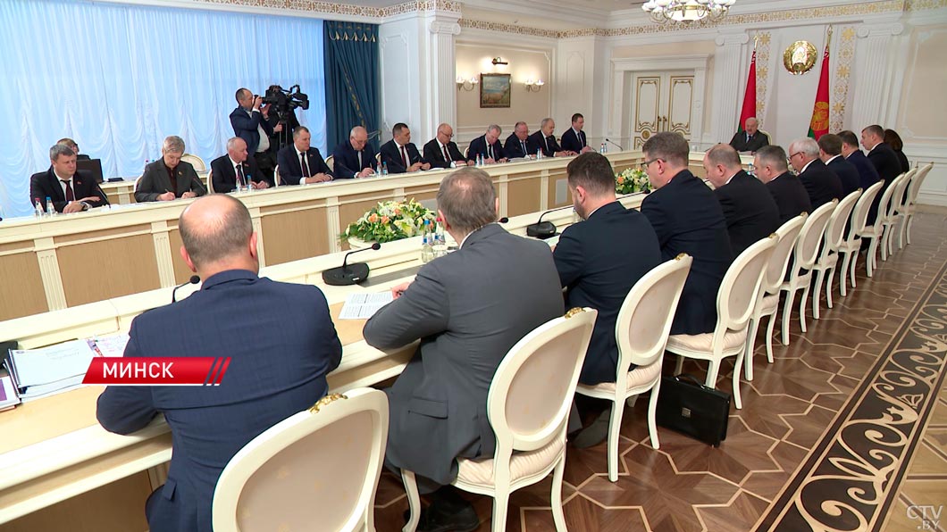 Лукашенко обозначил вопросы к актуализированной программе пятилетки 2026-2030-2