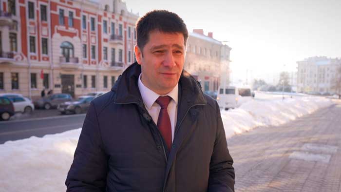 Почему детям не отменяют уроки в сильные морозы? Рассказал замминистра образования