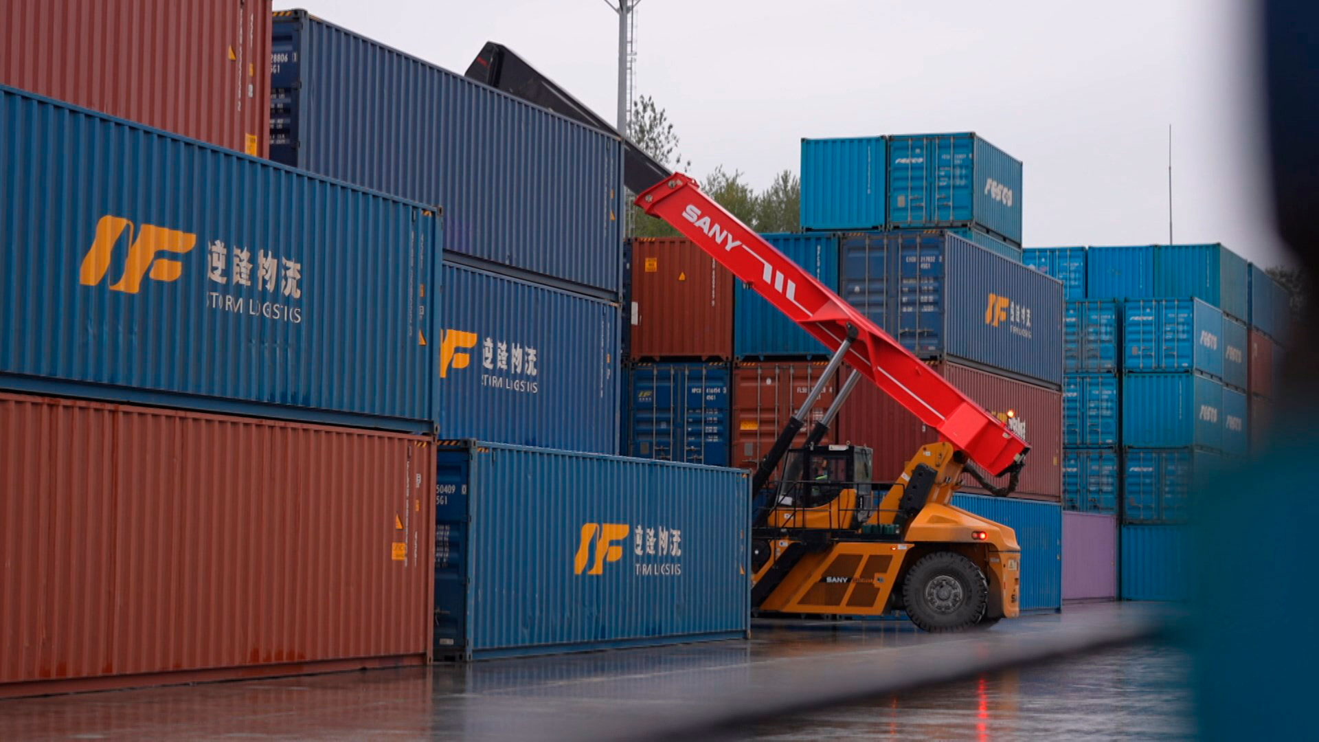 Беларусь и Казахстан рассчитывают нарастить товарооборот до 2 млрд долларов