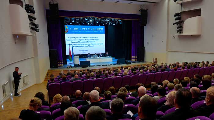 Наталья Кочанова встретилась с депутатами Минска и Минской области