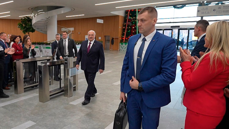 Лукашенко: белорусские предприятия одними из первых в СССР получили знак качества Лукашенко: белорусские предприятия одними из первых в СССР получили знак качества