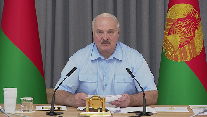 Лукашенко: на столе по максимуму должно быть белорусское, а на поставках за рубеж мы можем хорошо заработать
