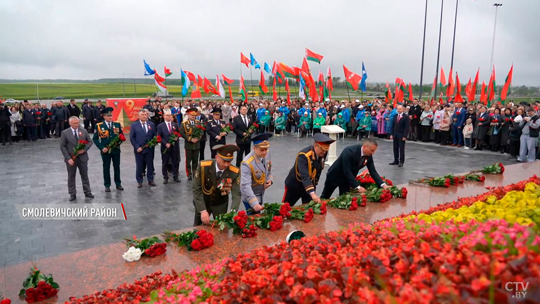 Церемония возложения цветов прошла у Кургана Славы-8