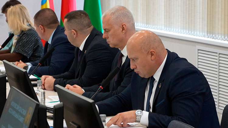 Могилевской области необходимо усилить работу промышленности – Крутой
