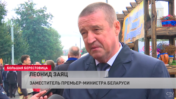 «Намолотили рекордный урожай». Леонид Заяц посетил «Дожинки» в Гродненской области-4