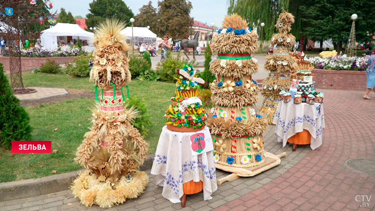 Уникальные подворья и душистые караваи. Гродненская область ярко празднует «Дажынкі-2023»-4