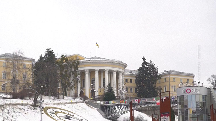 В Украине планируют сократить декретный отпуск с трех лет до четырех месяцев