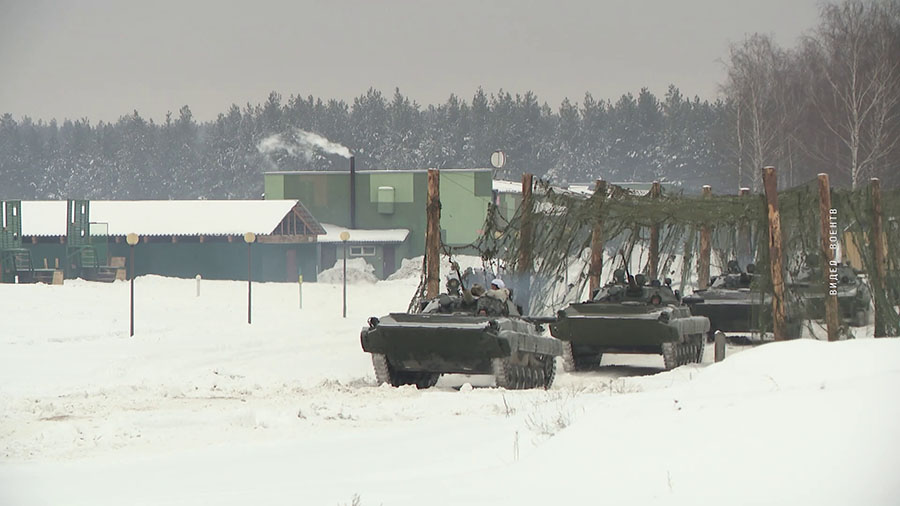 Бойцы 19-й отдельной мехбригады продолжают сдавать экзамен в рамках проверки ВС по поручению Президента