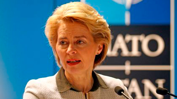 Фон дер Ляйен пригрозила пальцем Зеленскому на встрече в Париже