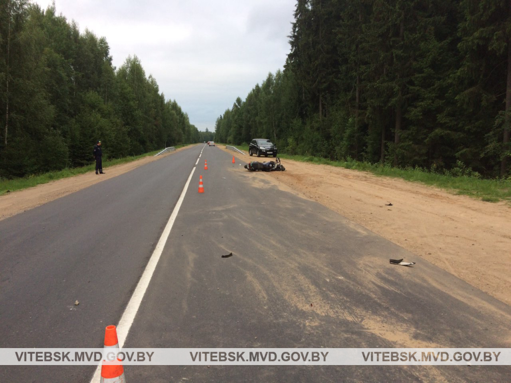 Мотоциклист сбил двух женщин под Новополоцком. Все трое госпитализированы-1