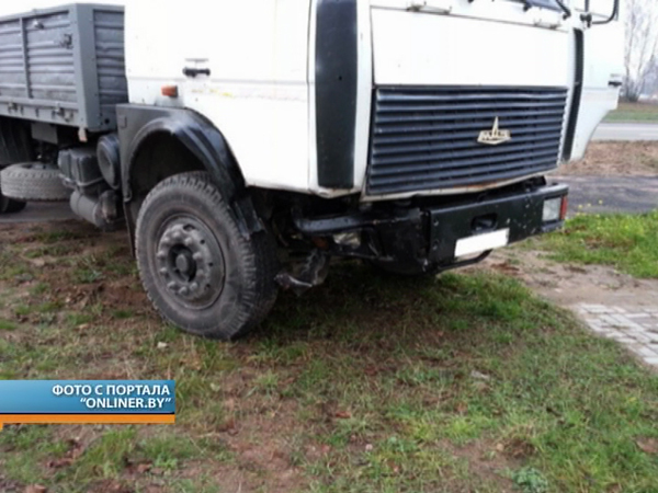 В Украине белорусский микроавтобус столкнулся с грузовиком. Пять человек погибли-4