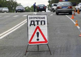 В Мозыре в результате аварии маршрутка оказалась на капотах двух машин