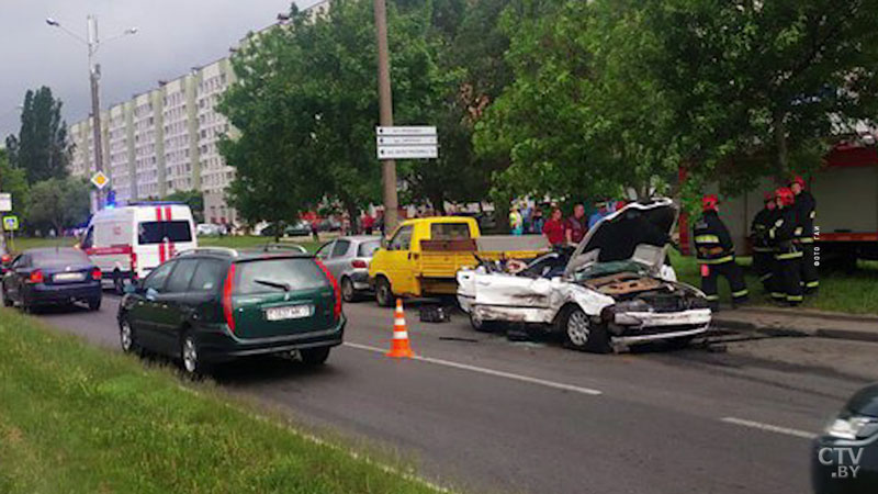 Два человека погибли в ДТП на ул.Селицкого в Минске-7