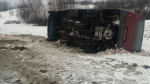 Пассажирский автобус перевернулся на трассе в Логойском районе: пострадали два человека