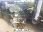 В Кореличском районе лоб в лоб столкнулись УАЗ и грузовик МАЗ. Пострадал водитель внедорожника