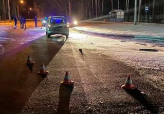 На Павловского Ford наехал на пешехода. Водитель говорит, что мужчина лежал на дороге