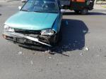 В Молодечно на 80-летнюю женщину упал светофор, в который врезался Mitsubishi