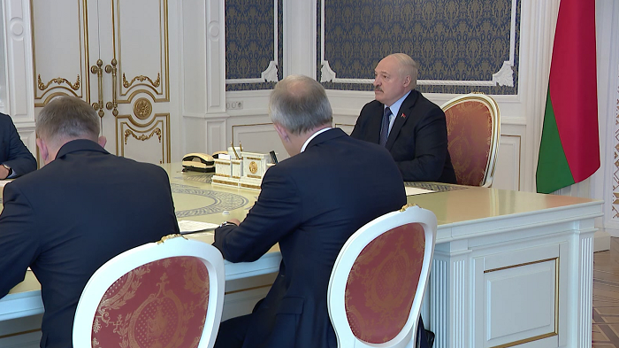 «Думать же не запрещено». Лукашенко призвал новых руководителей теснее сотрудничать с правоохранителями 