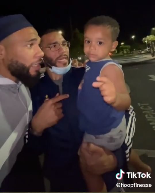 Близнецы устроили отцу проверку на внимательность. И мужчина клюнул на их удочку -4