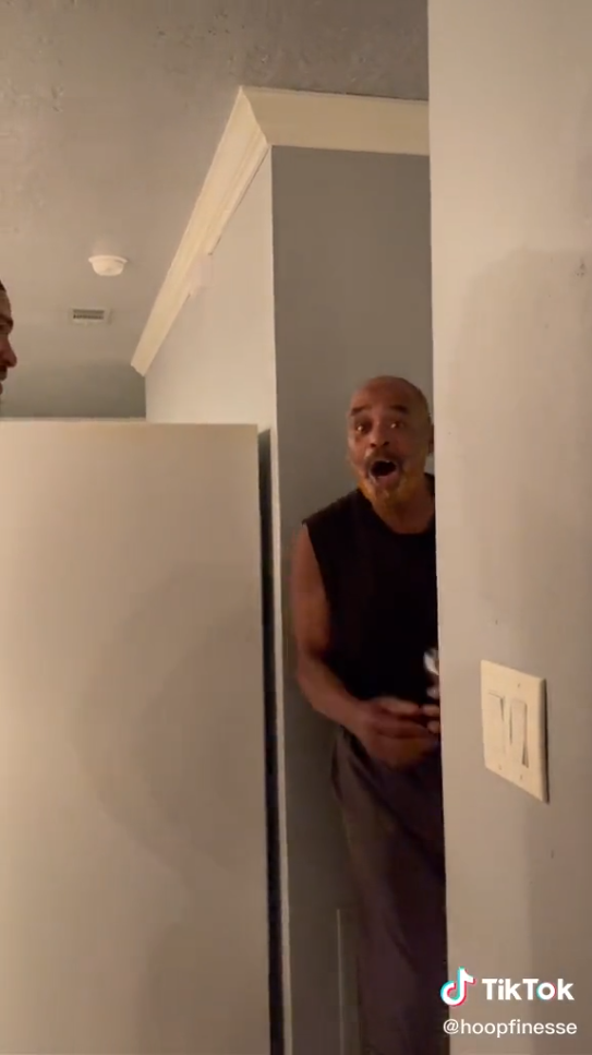 Близнецы устроили отцу проверку на внимательность. И мужчина клюнул на их удочку -10