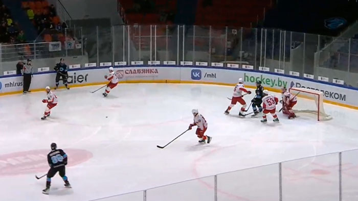 Хоккеисты «Динамо-Шинник» всухую обыграли «Авто» из Екатеринбурга